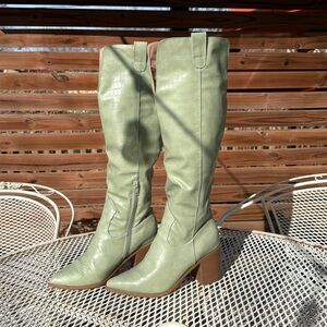 Elegant Green Knee-High Boots
